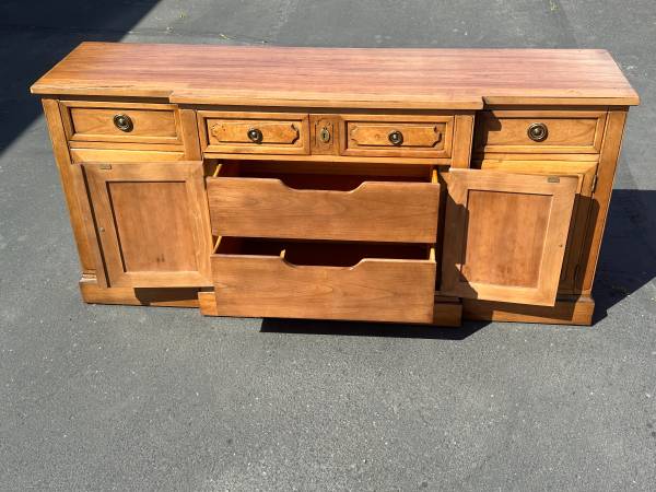 mediados de siglo - bufé - $400 (modesto)63470291485699121