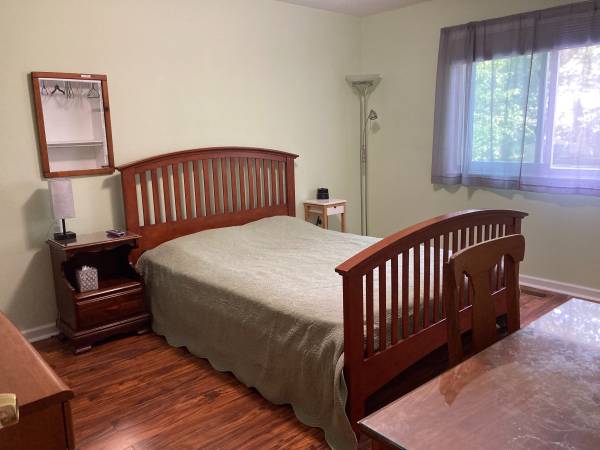 $1,200 / 3br - LGBTQ+/Friendly Housemate wanted (Milford)64010331560961121