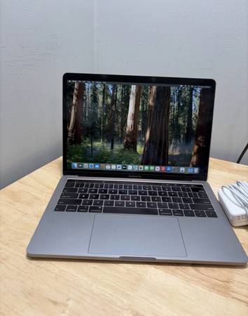 Macbook Pro 1