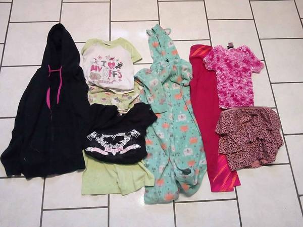 $15 for all Girls CLOTHES Lot sz 10 12 Tops Shorts Skort Hoodie Leggin - $15 (Rochester)634438218718731218
