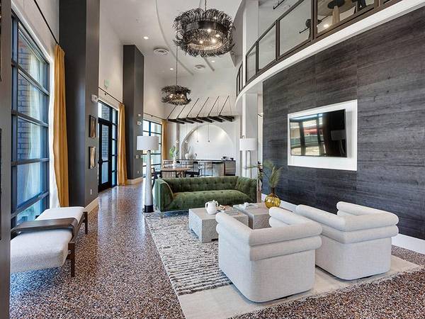 $1,799 / 1br - 737ft2 - En-Suite Bathrooms with Dual Vanities, Outdoor Ramada with TVs (Parking Garage)64024995338753124