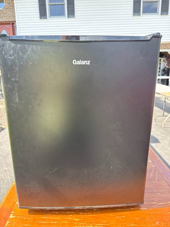 Galanz Refridgerator (2018) 1