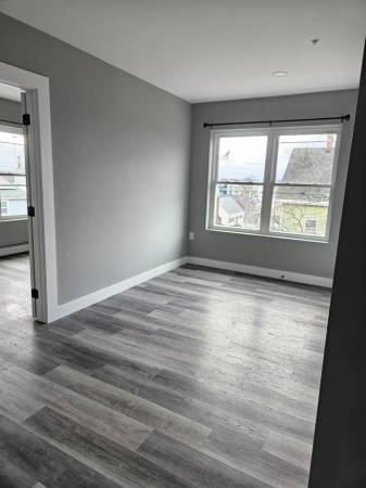 $2,500 / 2br - 800ft2 - Unit for rent: 32 Irving St, Unit 2F, Everett MA 02149 (Everett)63996257939586121