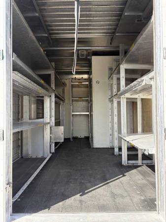 2015 Chevrolet 4500 CUTAWAY REEFER - Photo 12
