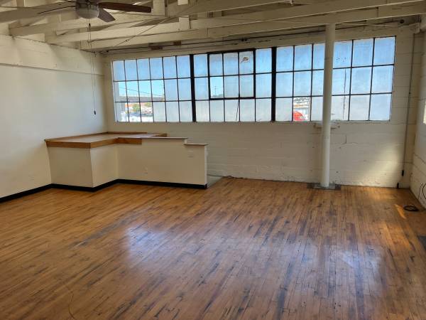 $2,430 / 1br - 1350ft2 - FREE MONTH!  Loft Apartment and Live/Work 1050 47th Ave #6 (Oakland)63682870715395121