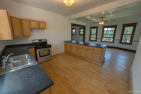 $155,000 3 BR, 1.5 BA casa estilo Craftsman MLS 50181838 (Caspian)64151610015489121