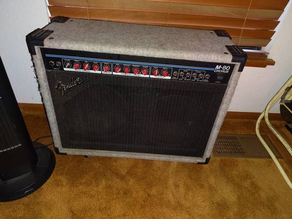 Fender M80 guitar amp 1