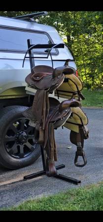 Saddle Stand 1