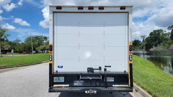 2008 GMC 3500 box truck low miles 1 OWNER - $12,900 (Clearwater)63443665674499123
