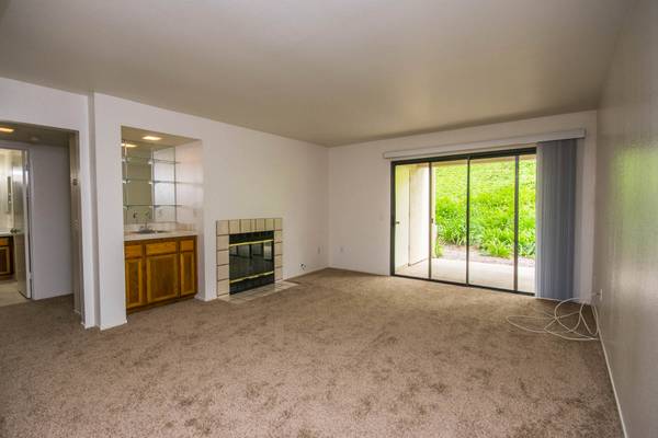 $3,300 / 2br - 1409ft2 - Spacious Dual-Master Condo! (Carlsbad)63865930357761121