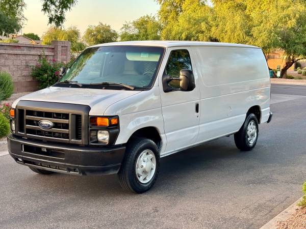 2011 Ford E-350 - Photo 7