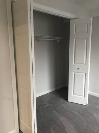 $2,525 / 2br - 1140ft2 - Secure Access, Additional Storage, Open Floor Plan (180 Woodbury St, Manchester, NH)63656278394371121