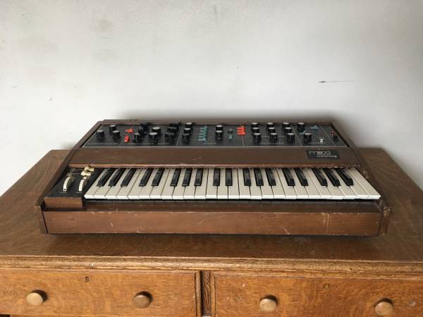 Mini Moog Model D Vintage Synth 1