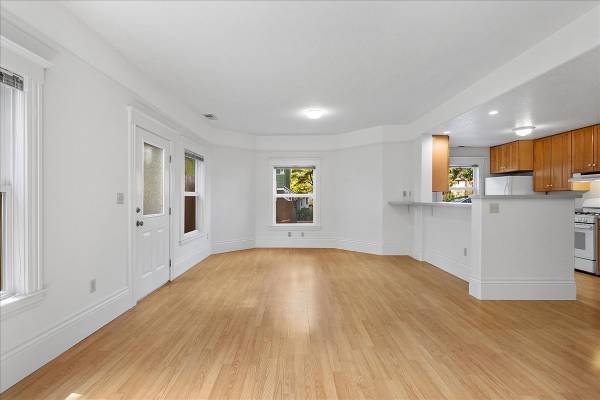 $2,750 / 2br - 2162 Santa Clara Ave #B - 2 bedroom | 1 bath | Apartment (alameda)63657981915265123