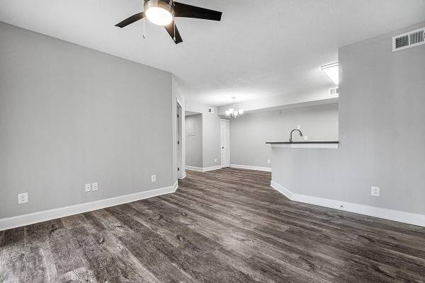 $2,040 / 2br - 1200ft2 - Piscina estilo resort, zona de juegos, encimeras de cuarzo (9873 Lawrence Road, Boynton Beach, FL)63825137747971121