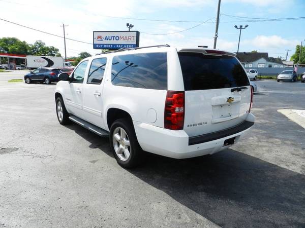 2010 *Chevrolet* *Suburban* *LT* - $11,995 (Chevrolet Suburban)63621475927297121