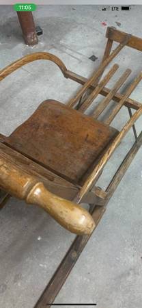 Vintage wooden sled 1
