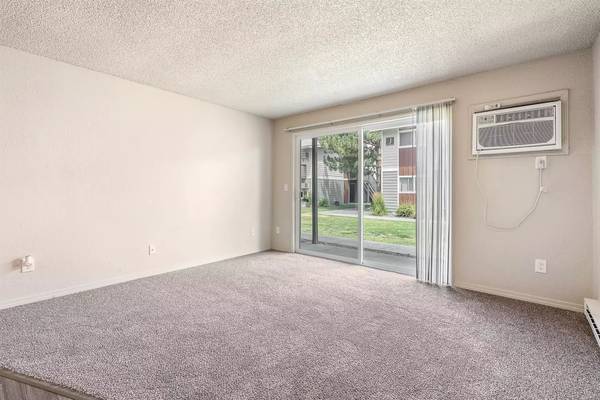 $1,586 / 2br - 800ft2 - Descubre un mundo de comodidad: Excelentes casas de 2 habitaciones, 800 pies cuadrados. (Kennewick)63623969099395123