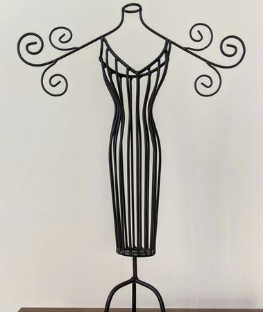 Black Wire Dress Form Table Top Jewelry Stand 1