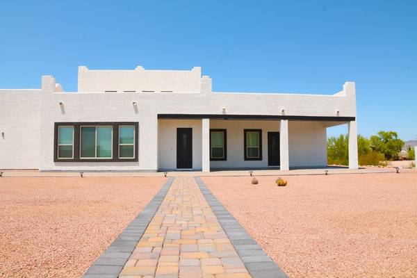 $1,890,000 / 4br - 3130ft2 - Ranch Style modern home  by owner (Apache Junction)64300001614851124