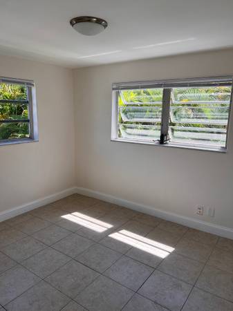 $1,650 / 1br - 900ft2 - HOLLYWOOD - LOW SECURITY DEPOSIT - MOVE IN SPECIAL (HOLLYWOOD)64049454574467124