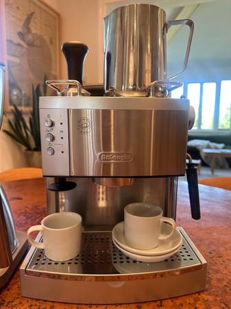 DeLonghi Espresso Maker 1