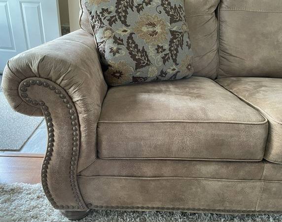 Ashley Larkinhurst Earth Signature Design Sofa-LIKE NEW 1