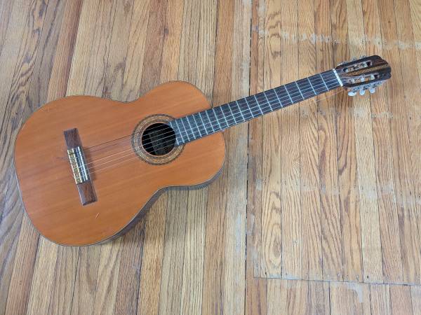 Franciscan Classical Guitar - Model 80 1