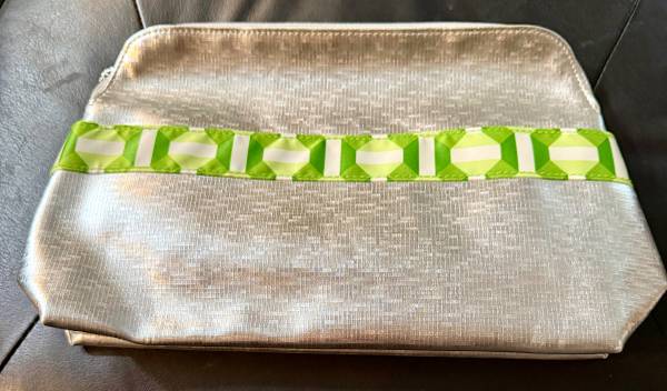 Set of 2 Clinique Cosmetic Bags- New! 1
