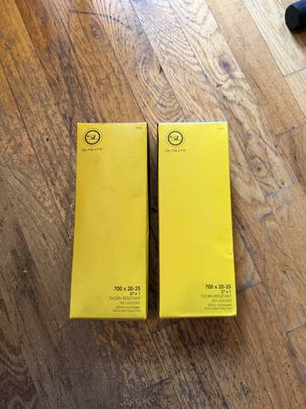 Sunlite Thorn Resistant Tubes, Schrader Valve, 700 x 20-25 1