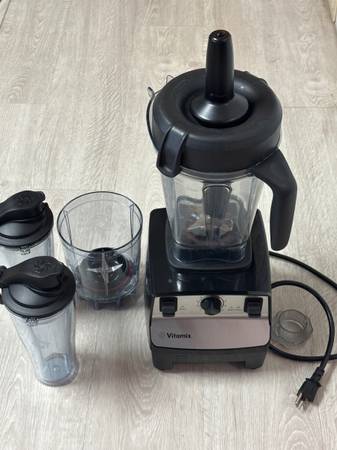 Vitamix blender 1