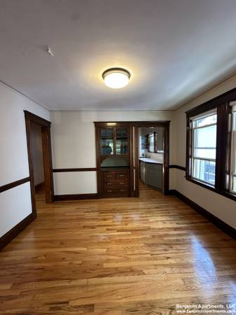 $2,650 / 2br - **NO FEE ** Avail NOW ** 1 Parking included ** video tour available (Jamaica Plain)64186292970498124