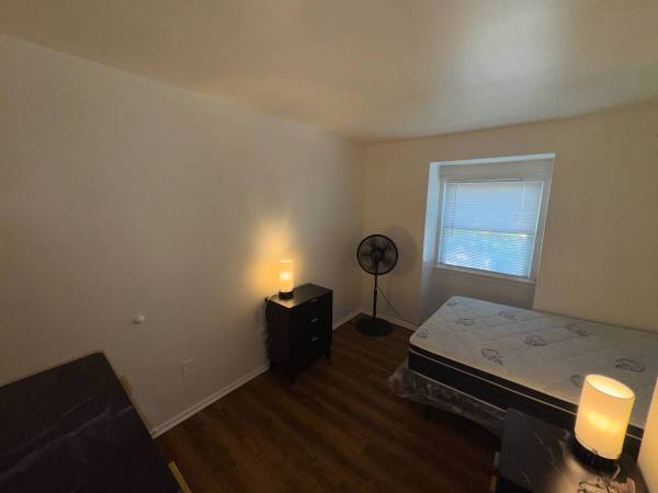 $675 2br - Room available November 1st in nice 2 BR Apt (Brooklyn)64033631143299121