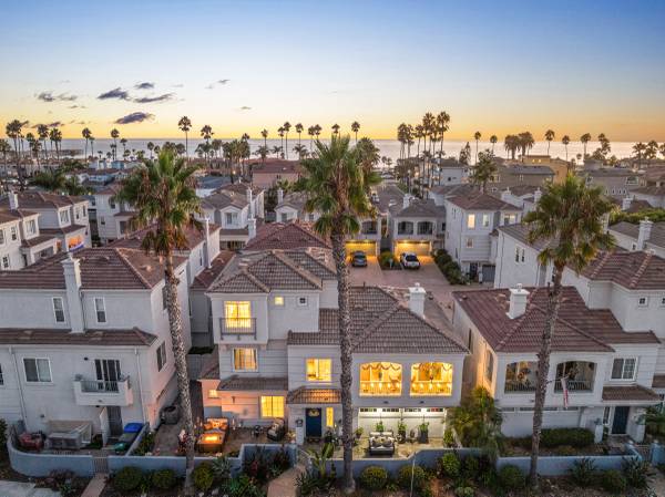 $1,499,000 / 3br - 1800ft2 - Charming Detached Condo on Rarely Available N. Cleveland St. (Oceanside)63954709756290120