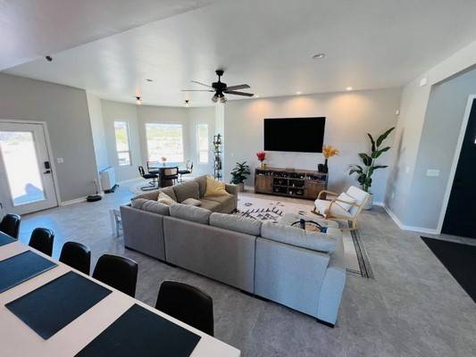 $560 / 2br - 🌄 Private Room & Bath w/ Stunning Views | Las Cruces 🌿 (𝐇𝐢𝐠𝐡𝐥𝐚𝐧𝐝 𝐀𝐯𝐞)63687931900161121