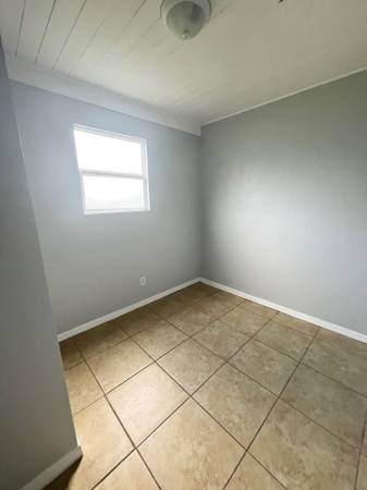 $1,895 / 5br - CLEAN 5BR/1BA Zephyrhills Home w/Brand NEW FLOORING! (Zephyrhills)63980539644675122