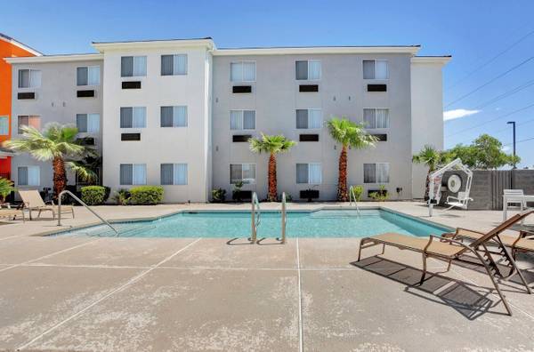 Package Receiving, Elevator Access, Laundry Facility 1