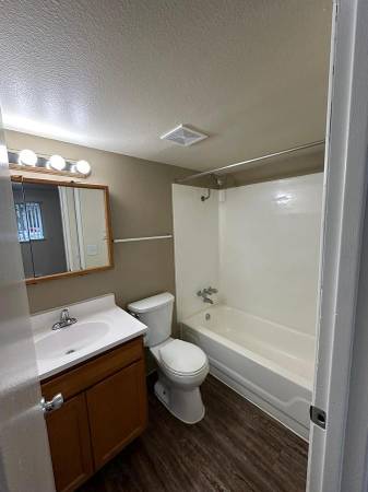 $1,425 / 1br - 608ft2 - Must-See 1 BR with Pools, Dog Park & Tennis Courts! (Lacey)63850640865923123
