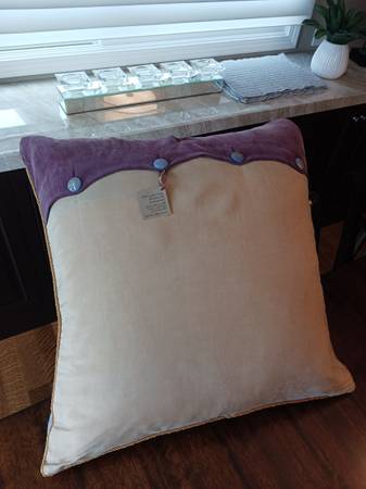 Decorative pillows 1