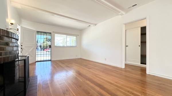 $3,000 / 2br - 1000ft2 - Restored 2BD/1BA home in Maxwell Park-garage, fireplace, w/d, pets ok! (oakland east)64000749036035122