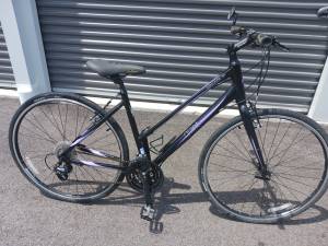 Giant Med 18 in frame ladies escape hybrid