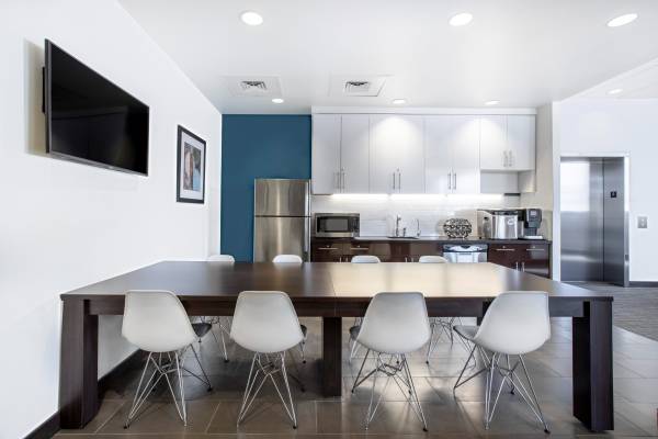 $29 Host no-worries meetings. Get rooms, set-up & catering. Just $29/hour (Farmington)63674345896321124