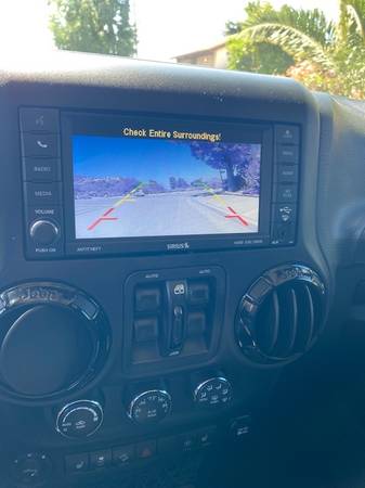 2015 jeep wrangler - $16,900 (low miles 64k)63470042687361122