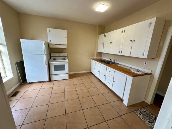 $1,375 / 3br - 3 Bedroom apt with W/D hookup 2 blocks from MU football stadium (Ritter Park)63989521049858123