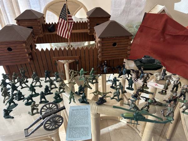 Wooden fort from the 1950s with over 50 soldiers 1