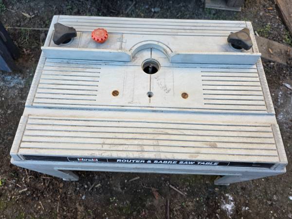 Craftsman router table 1