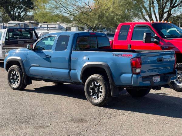 2019 Toyota Tacoma TRD Access Cab photo 3