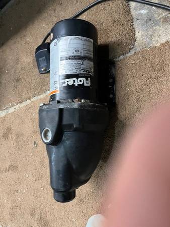 Well pump, PRICE REDUCED 1