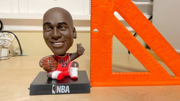 *** MICHAEL JORDAN BOBBLEHEAD / PHONE STAND *** 1