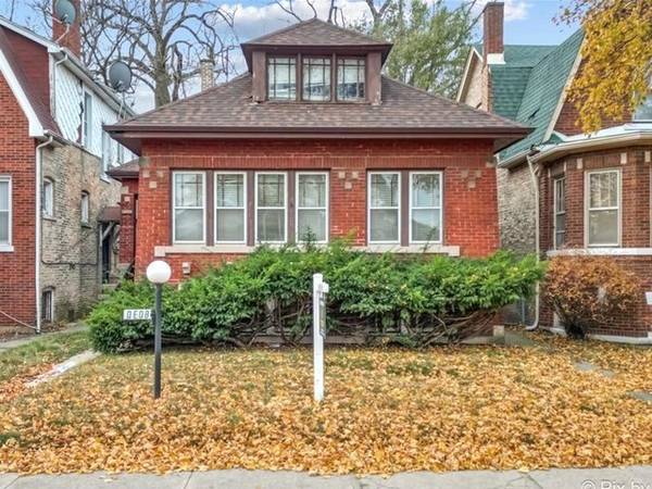 $165,000 / 3br - Beautiful Large Brick Bungalow Home For Sale (Chicago, Chatham)64201214086787122